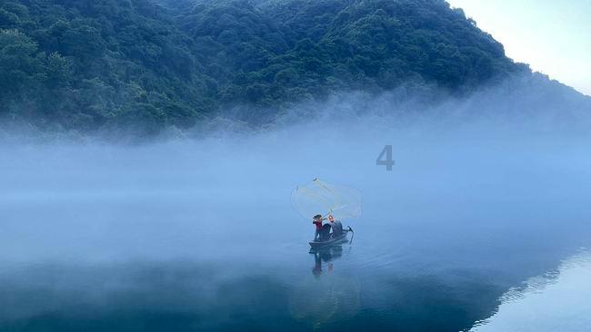 菲斯克盘中异动 快速下跌5.32%