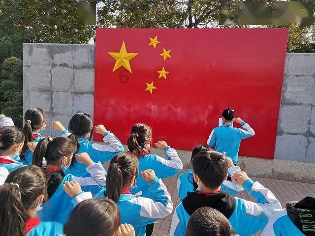 做一个纯外卖店还赚钱么？游戏画面